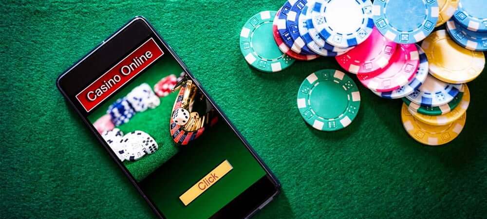 HUDs, Solvers, and Tells: Navigating the Modern Online Arena