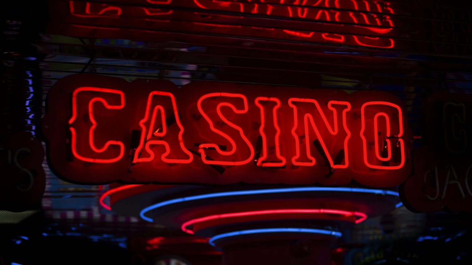 Le Migliori Caratteristiche di un Crypto Casino Online Giao diện bàn chơi casino hiện đại minh họa cho tiêu chuẩn của một nhà cái uy tín. (Photo by Ben Lambert on Unsplash)